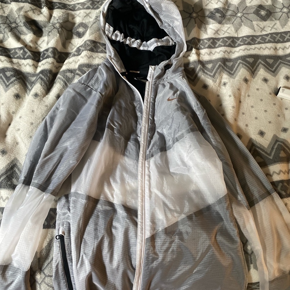 Nike black and white windbreaker